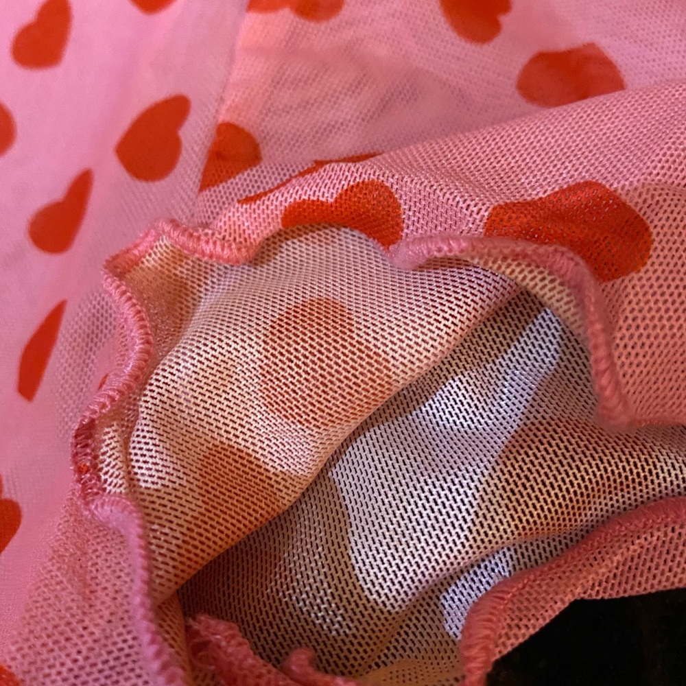 Mesh Heart Pattern Cropped Tee - Picture 3 of 3